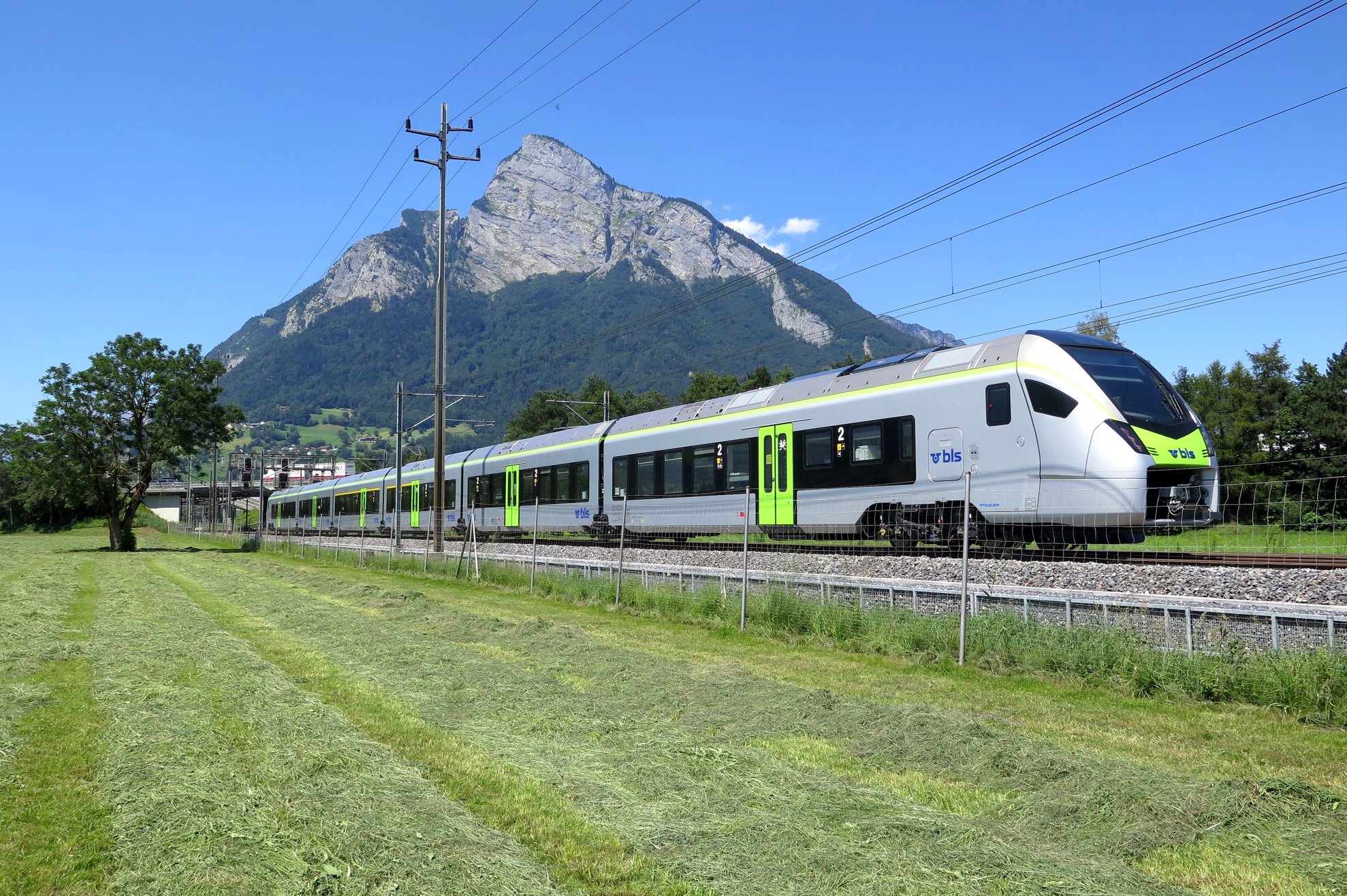 Stadler Dodá 58 Jednotek Flirt 4 Švýcarské Bls Transport Minutes 